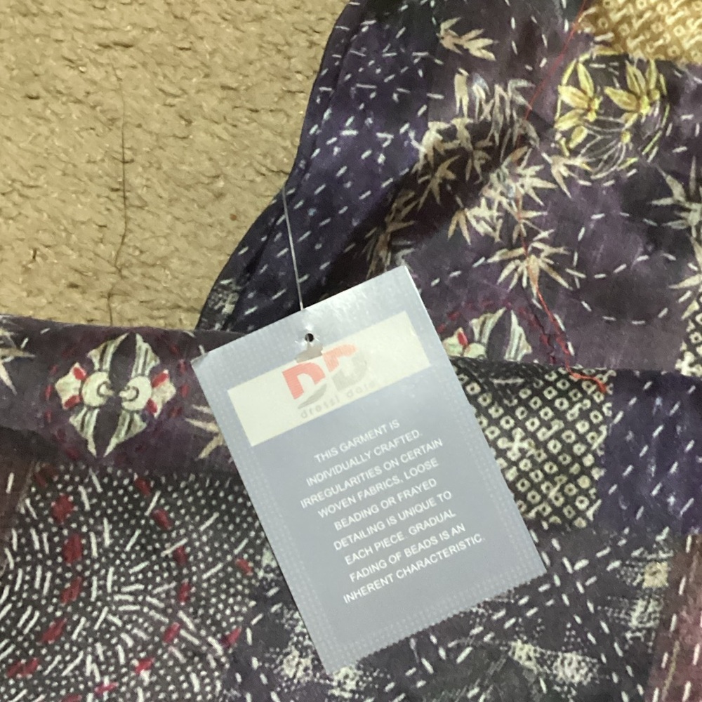 Elegant Purple and Gold Women's designer saree - Picture 10 of 13